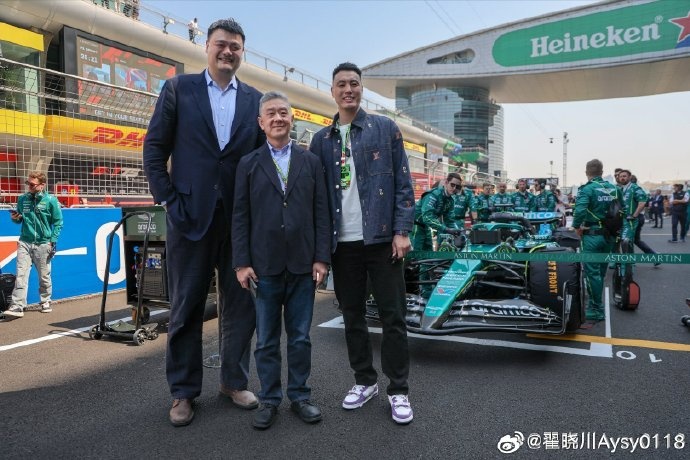 聯(lián)動F1！翟曉川曬與姚明、阿隆索、范志毅、周冠宇等的合照