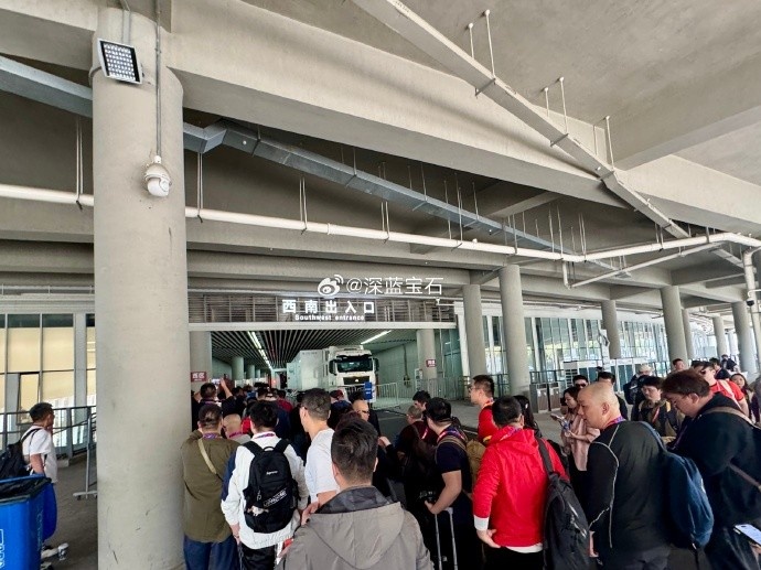 盛況空前！記者曬照：距離中澳之戰(zhàn)還有三小時，現(xiàn)場記者已超百名