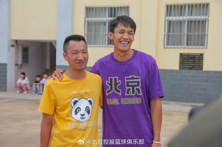 那一封信的故事還在延續(xù) 矣進宏母校的師生們來到北京了！