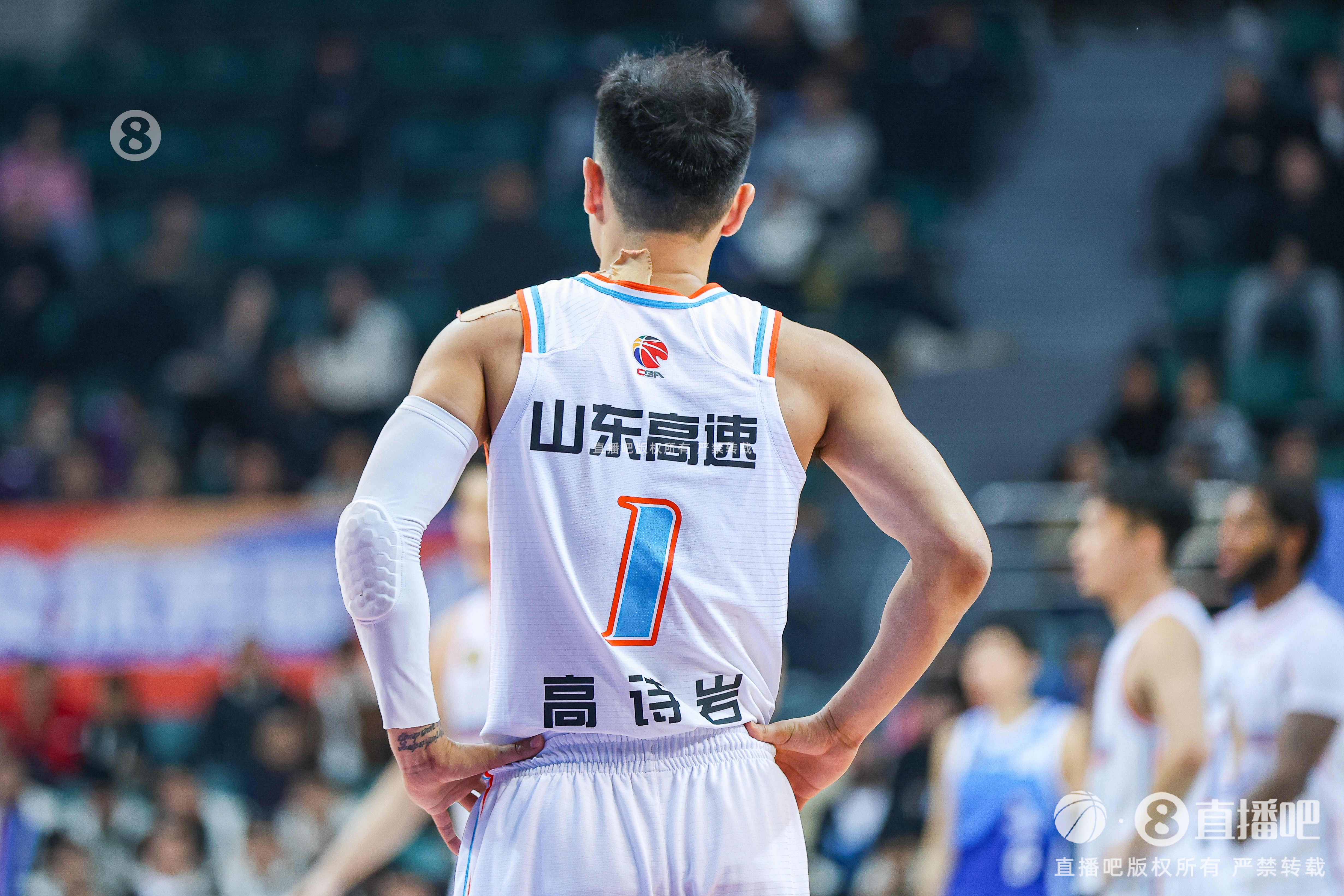 慢熱！首節(jié)山東落后四川1分 全隊首發(fā)5人單節(jié)合計僅拿到3分